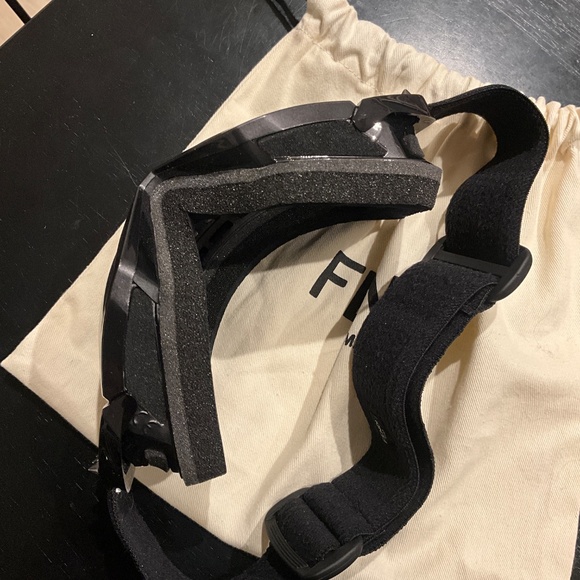 Fendi Ski Goggles w/ Monogram Lens - Picture 5 of 6